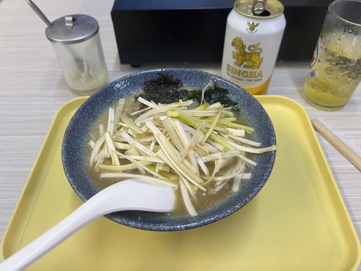 green_monster_R's tweet photo. タイのラーメンショップ🍜もうまいな https://t.co/3veScC6rJJ