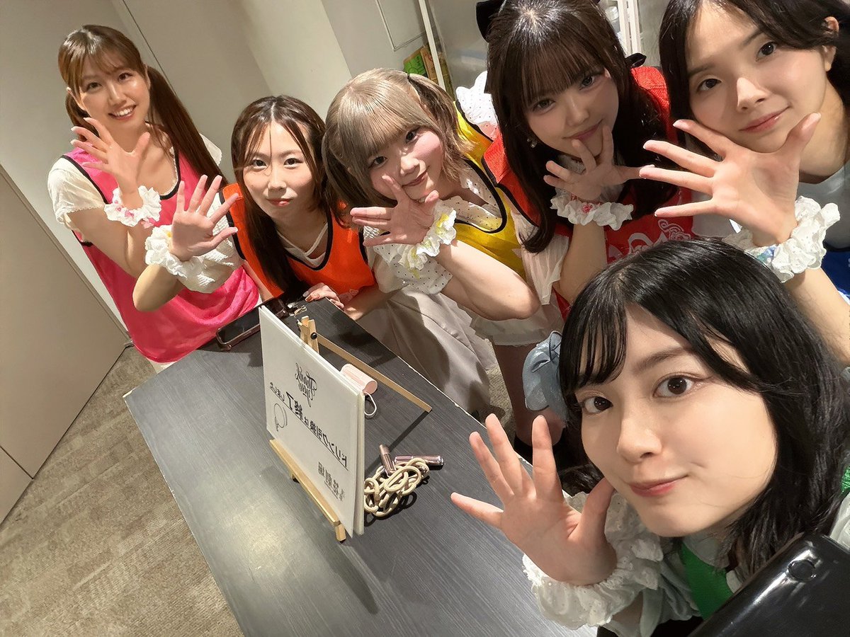 ReC_Tr_official's tweet photo. 本日は「リ・クレシェンド！-LIVE×LIVE-」にオープニングアクトとして出演させていただきました！

ご来場の皆様、一緒に盛り上げてくださりありがとうございました！✨

今後も研修生一同、成長していけるよう活動してまいります。
今後の研修生にも、注目ください！

 #リクレシ
 #リクレシ研修生 https://t.co/r5twy9WkT1