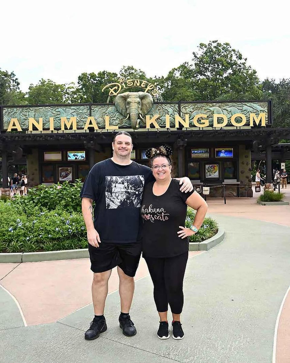 georgecorpseg's tweet photo. I’m leaving for tour soon so @ and I spent the day together😘❤️ We went to Animal Kingdom then to the  to play the claw machines in  We also had some great Italian food at  before finally heading home! https://t.co/AgyLvoiKsi