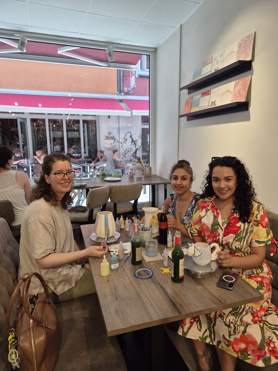 LifefromMars_'s tweet photo. Vitamin People 💕🥰🎀💅🏽 https://t.co/hlsQWk6Zdy