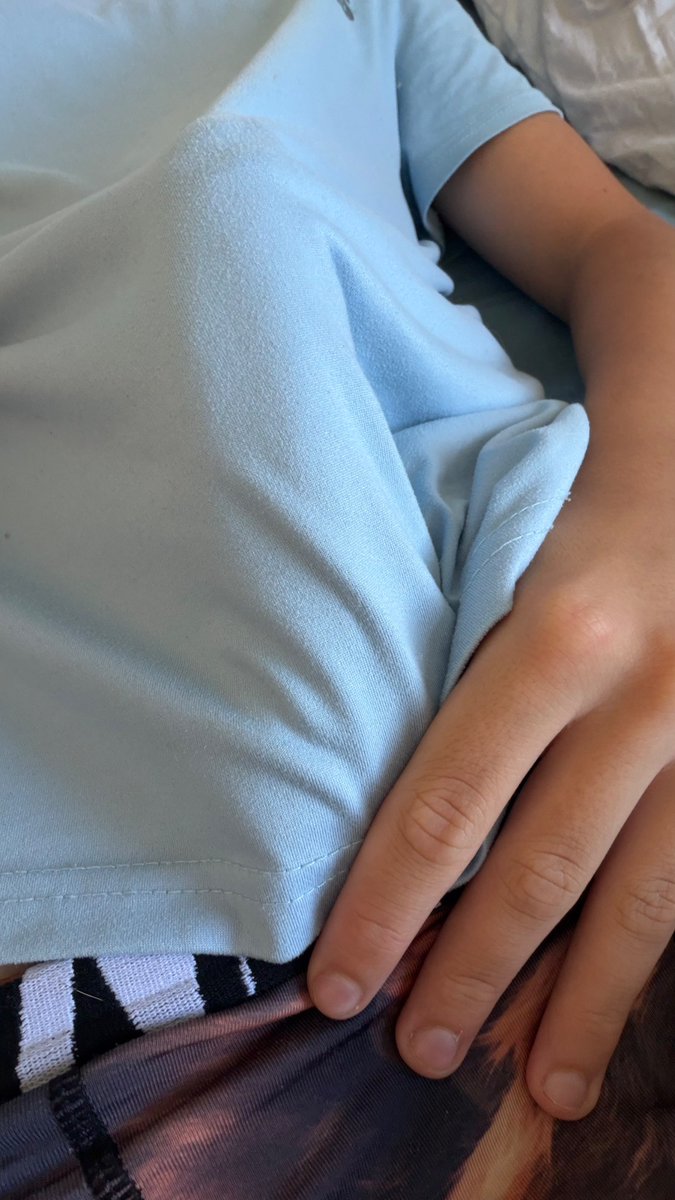Flobrn3's tweet photo. Qu’est ce que tu me ferais si on se voyait ? 🥵
#bulge #gay #français #caleçon #fyp #viral #sexy #nude #br #mlm #dick https://t.co/p0VLHSXZdP