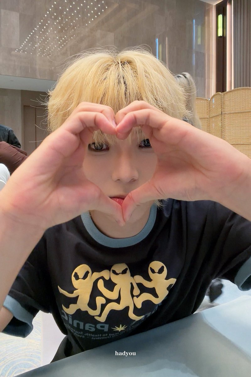 hadyou_hanjun's tweet photo. 260816  항저우 티타임 이벤트

완전 세 가지 스타일~💖

#엔싸인 #nSSign  #エンサイン 
#도하 #로렌스 #한준 https://t.co/EWB65FFP7S