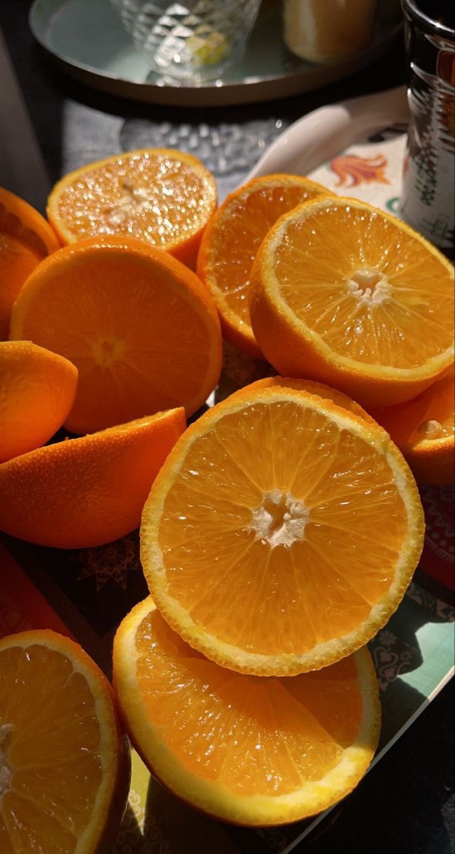 vionelle_sa's tweet photo. من قشرة نرميها… إلى قطرة تختصر رائحة البرتقال. 🍊✨

يمكن أحيانًا القيمة تكون موجودة من البداية… بس إحنا ما كنا نشوفها. https://t.co/vLwDEDkoHv