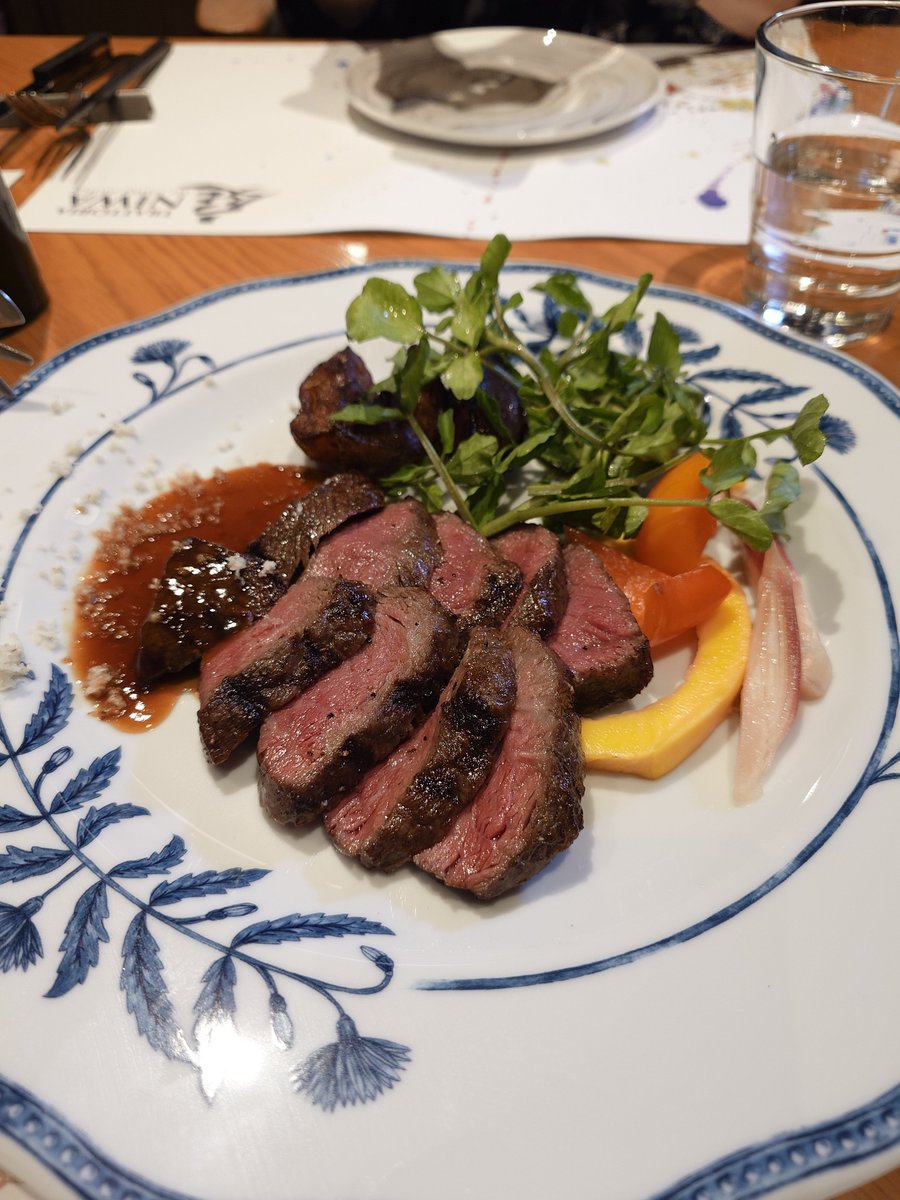 lalahlin's tweet photo. 庭はコース料理のみになるらしい…
アレルギーあるからコースじゃないほうが頼みやすいのに残念 https://t.co/SSafgZeKPX