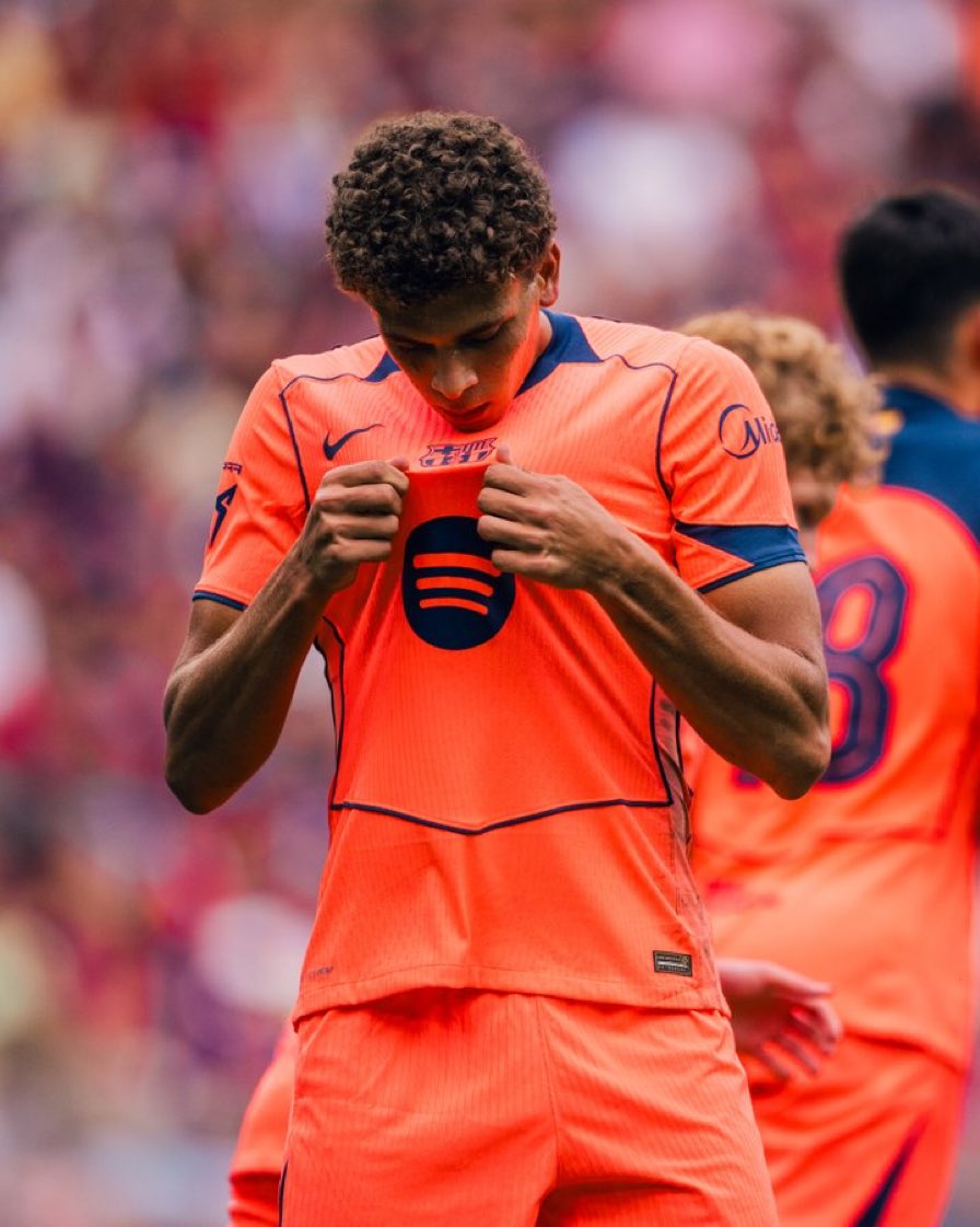 BarcaIndex's tweet photo. Hamza Abdelkarim is Lewandowski’s replacement and Julian Alvarez is the replacement for Ferran Torres 😂 https://t.co/bFmh7vUMd0
