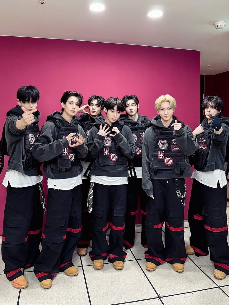 wonie_en777y's tweet photo. ✧₊˚. 𝑻𝒂𝒈 𝑮𝒂𝒎𝒆 .˚₊✧

Which ENHYPEN outfit is your favourite? ✨

This     or     That? 

BELIFT END THE NEGLIGENCE
#SevEN_Stay_Entwined
#Boycott_HYBE_Demand_Respect https://t.co/gDINTVvDpd
