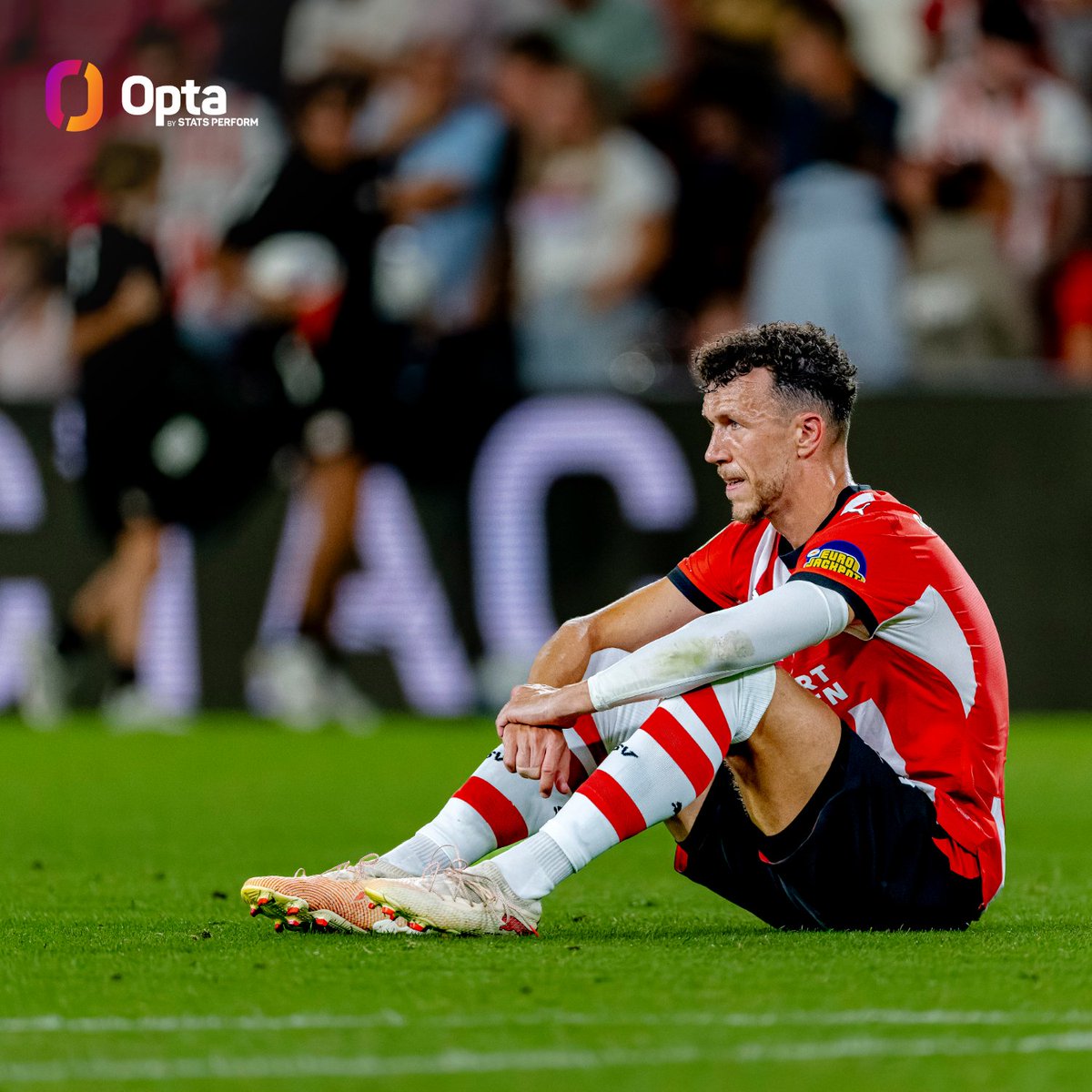 OptaJohan's tweet photo. 0/3 - For the first time ever, Ajax, Feyenoord and PSV all failed to win their opening home game of the Eredivisie season.

Missteps. https://t.co/DaQsa6UE3K