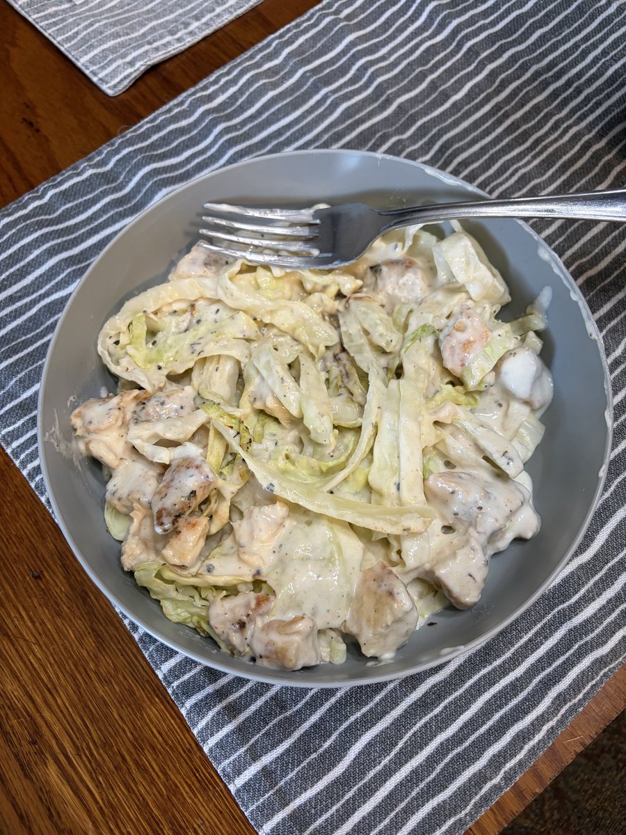 ByWaltWilson's tweet photo. Healthy Chicken Alfredo with baked cabbage instead of pasta. I will add this to my weekly rotation! It’s amazing! @ChefGreeny @chefbeaumac @NachoAguirreM @chefaaronmay @jettila https://t.co/vcri9kLKqw