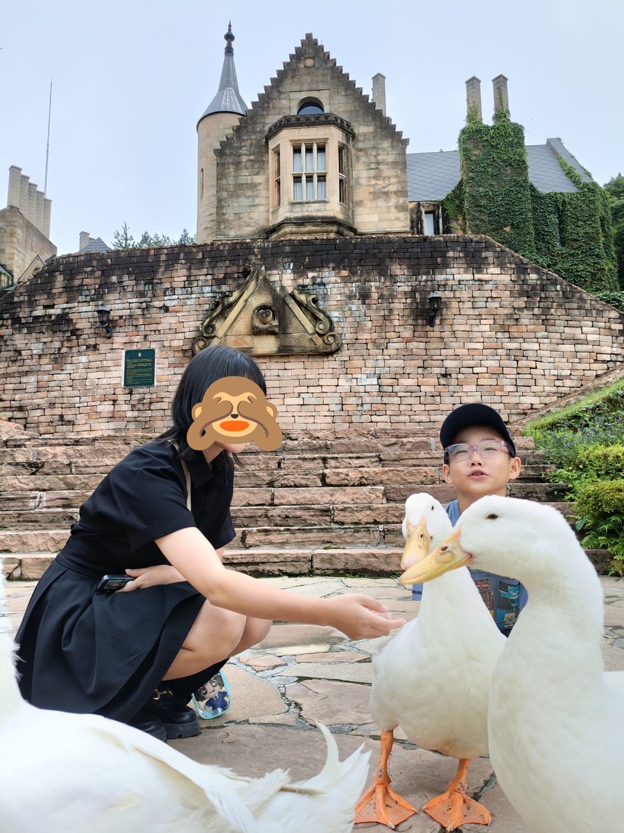 Craad_18's tweet photo. お盆は仕事だったので、土曜日に弾丸でお出かけしようってことで、ロックハート城行ってきた！
そのままけやきウォークでなまがきちゃんと記念撮影！

そして帰りは群馬名物のシャンゴで晩御飯🍴
パスタonトンカツ！
もはやこれがメインまである😆 https://t.co/wW6K1qo1if