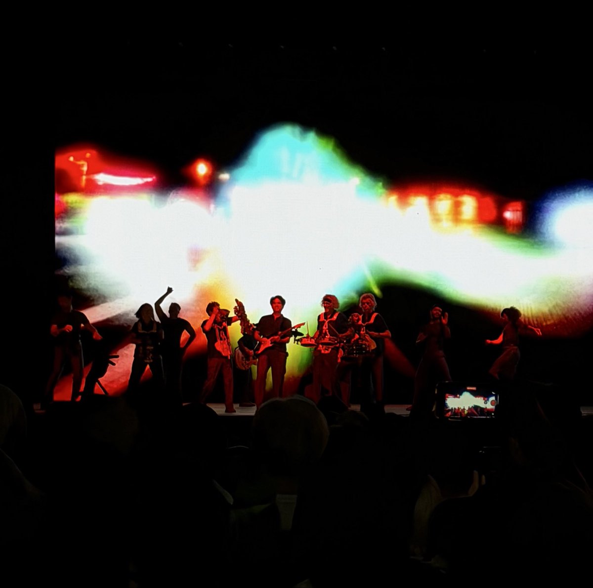 kid_yoakde's tweet photo. 終演後に後ろにいたにーちゃんが、「なんかめっちゃ幸せな気持ちー」って言ってた
ほんとそう

幸せと勇希と変てこな踊りをありがとう

サイコキラー、遂に生で聴けんだなぁ…

ﾌｧﾌｧﾌｧｰﾌｧﾌｧﾌｧﾌｧﾌｧｰﾌｧｰﾍﾞﾀｰ

#デヴィッドバーン
#DavidByrne https://t.co/UifWQRyxV0