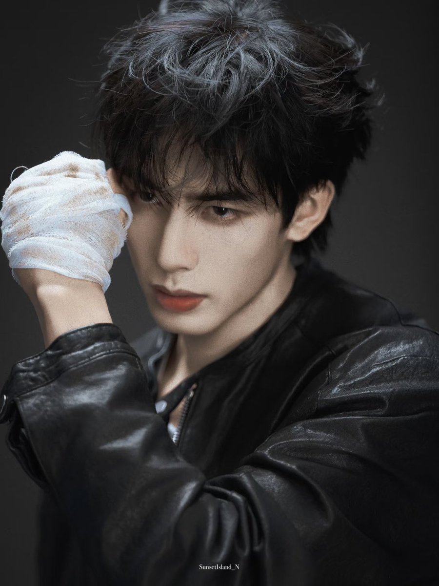 _songsongswl's tweet photo. "이 사람 잘생겼다" 를 중국어로 뭐라고 할까요?
这是我的老公。 https://t.co/rscK8C407f