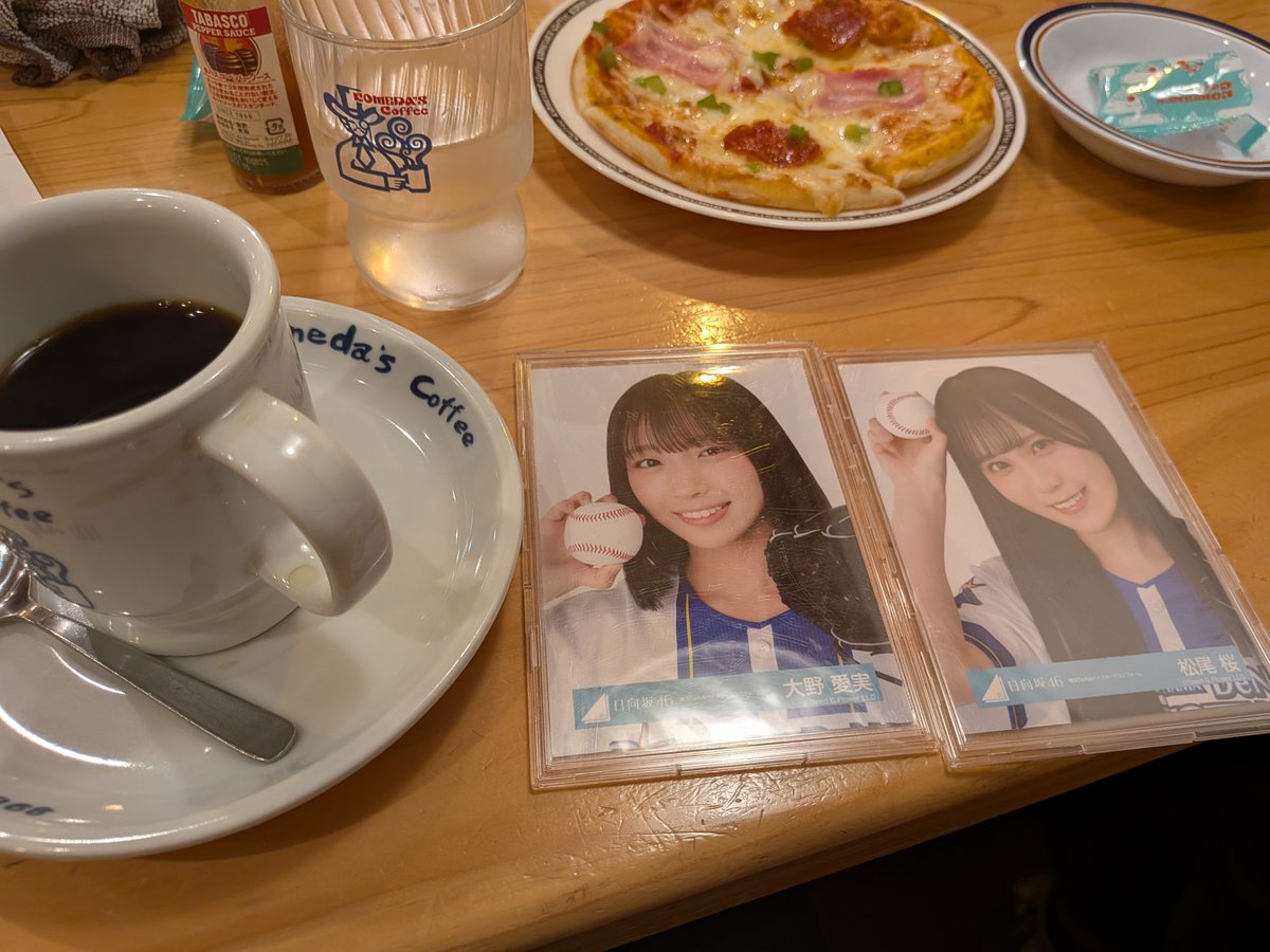 Asutaro_1997's tweet photo. 3期ライブ大阪（無券ですが）参戦してきました！！
「無券なのにノリで現場に行った結果、有券者との見えない壁に傷つく」という散々な結果（？）でしたが、おひさま友達とくだらない話話で盛り上がったので、結果的には楽しい1日になりました！！

#日向坂46
#日向坂46_三期生LIVE https://t.co/0aVOtulWry