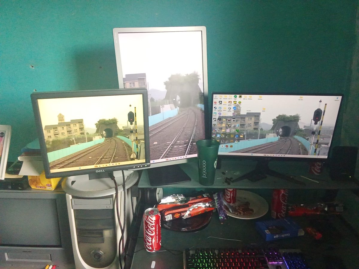 metallicMSD's tweet photo. #battlestation https://t.co/Vcjwbyhibf
