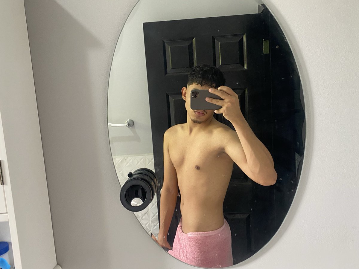 PriivGeorge's tweet photo. Yo wsp Im new heree!! https://t.co/9GA8T3JM1y