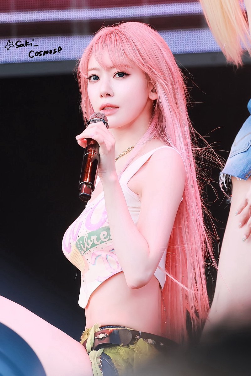_Nhep's tweet photo. Even after 15 years as an idol, Sakura still gives her all on stage, always performing with so much passion. That’s why this pink-haired girl continues to captivate everyone, whether they’ve known her for years or are seeing her for the first time 🥺🌸
My ultimate idol 🌸❤️ https://t.co/DTJFhPtF1z