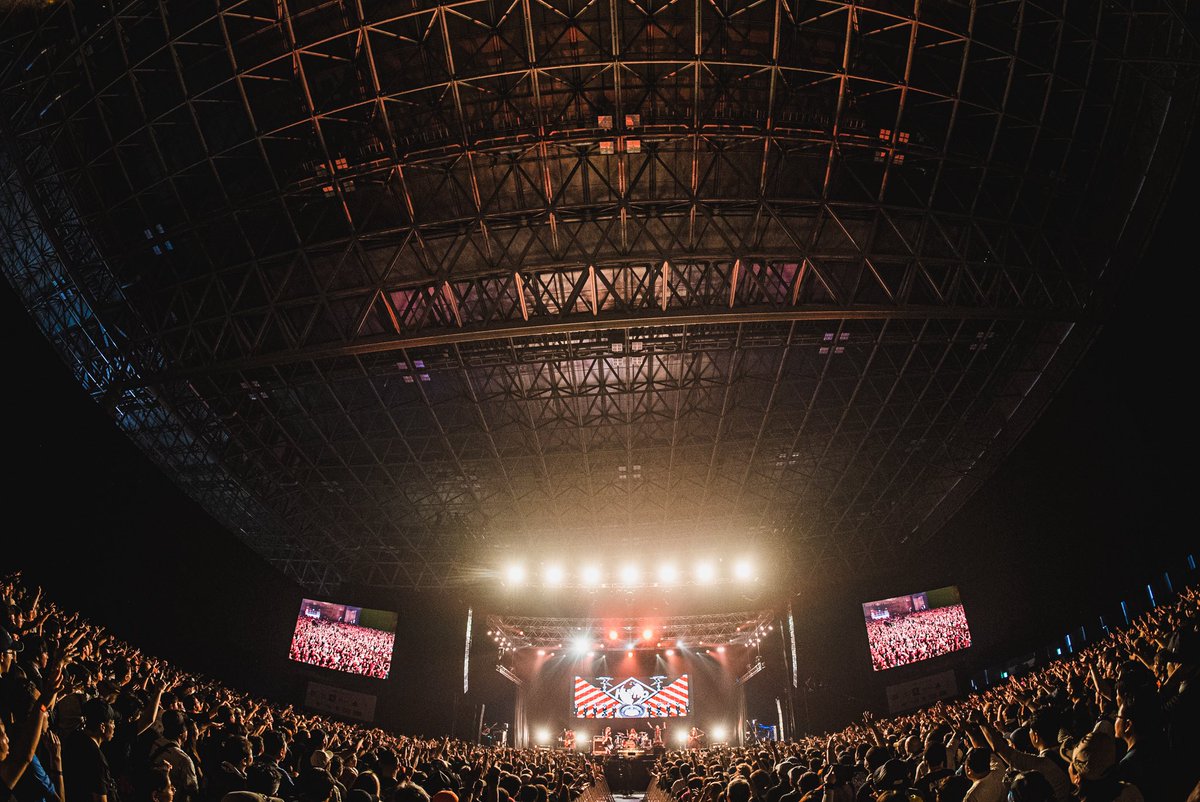 bandmaid's tweet photo. [Photo]
"SUMMER SONIC 2026"
BAND-MAID Stage
Special Guest: Dany from THE WARNING @TheWarningBand2 

・North American Tour Tickets On Sale Now!
https://t.co/G9bzN1Nuw4

・Official advance lottery ticket applications are now open for the November shows of "BAND-MAID WORLD TOUR 2026", including the two-night FINAL at Nippon Budokan!
Application Period: -Aug. 16, 11:59 PM (JST)
https://t.co/r4ofexKBVP

Photo by @pickles_0808 

#bandmaid #サマソニ #summersonic