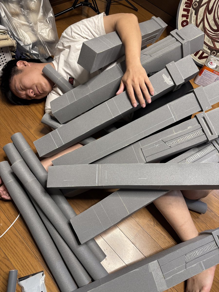 2828ch_'s tweet photo. 4人分の立体機動装置は流石にキツい🫨 https://t.co/ydjomsXwpP