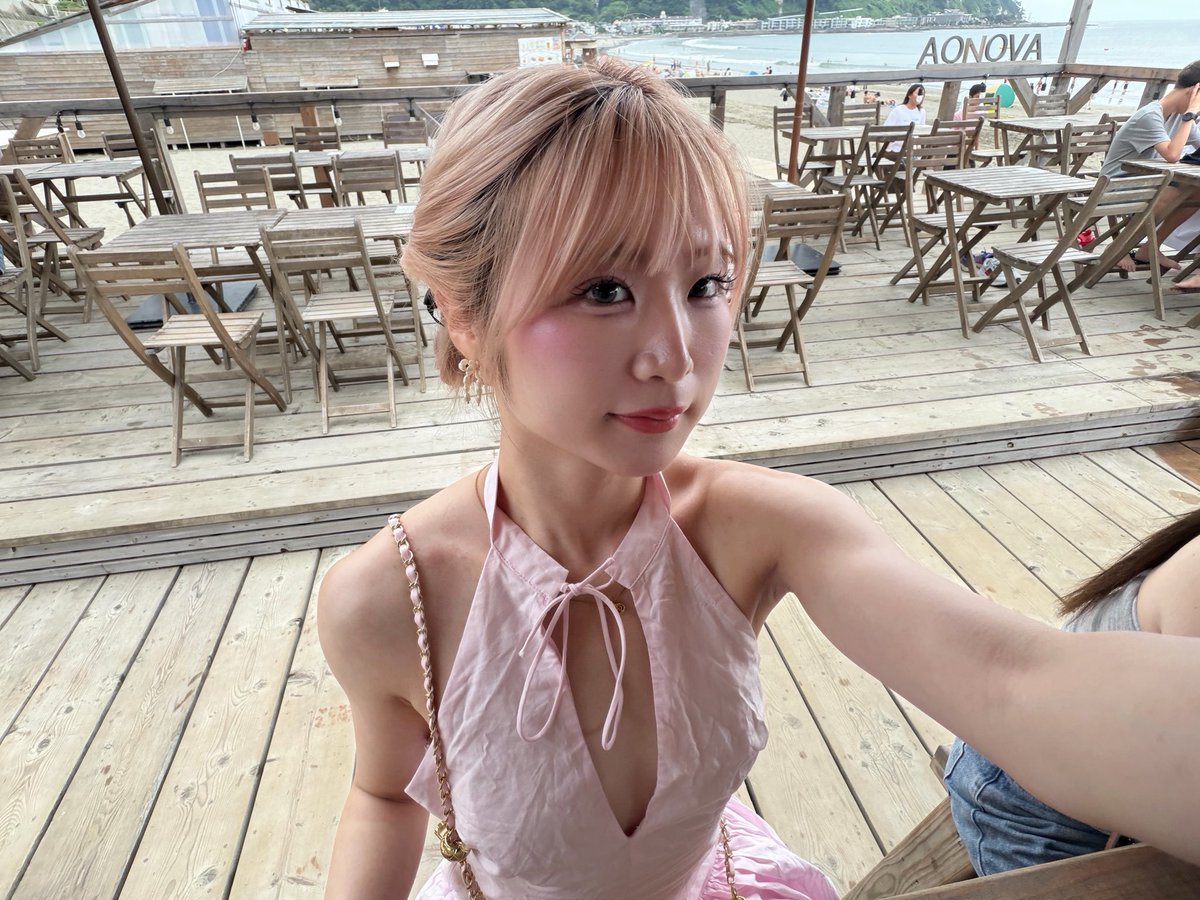 1122552Apple's tweet photo. かわいいお洋服、カフェ好きな女の子と繋がりたい♡ガーリーな子周りに意外といない#カフェ巡り https://t.co/kEIQe7GwyO