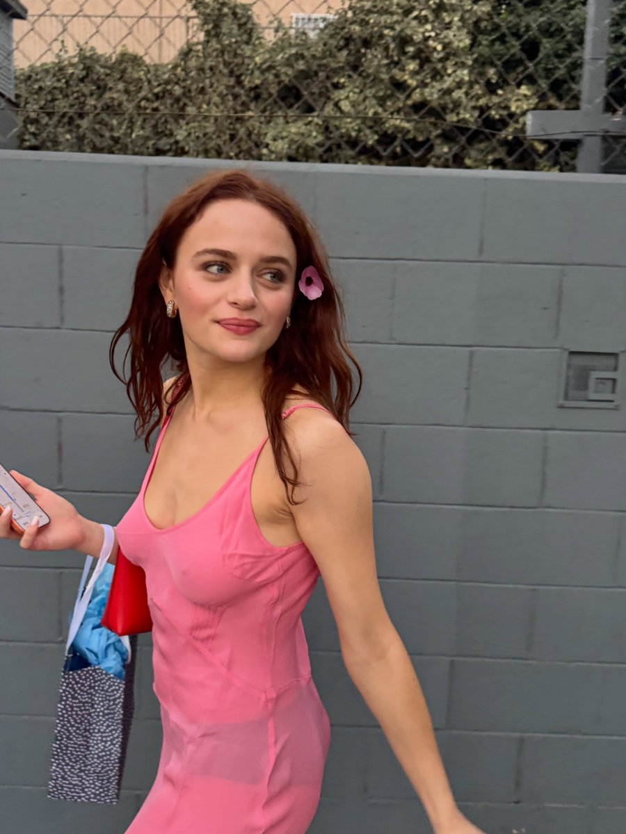 vendyverse's tweet photo. Joey King really knows how to make a birthday look this good. ❤️ https://t.co/ox4Ix5ixMt
