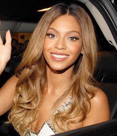 godisyung's tweet photo. Beyonce at 25                                Beyonce at 44 https://t.co/DAcWdG6cnJ