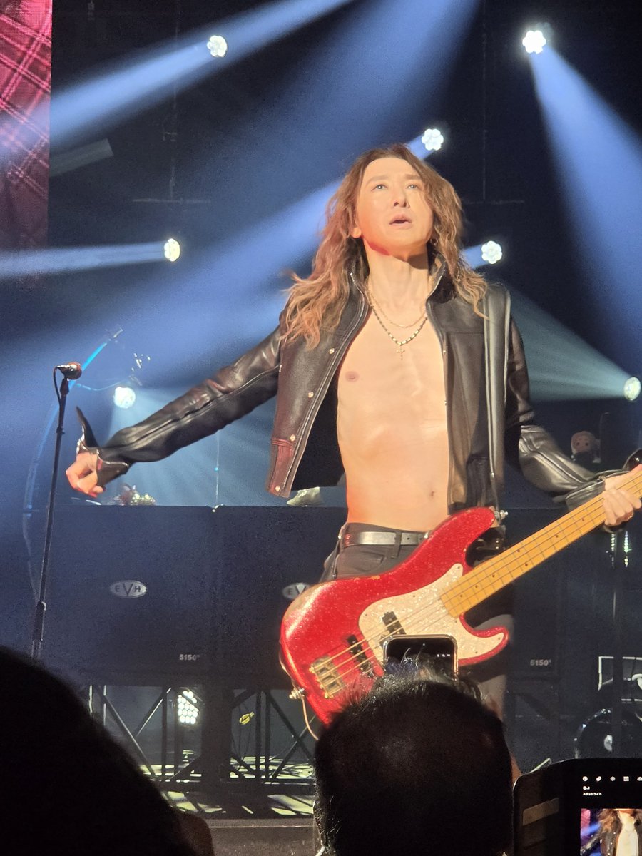 gothicmasterxxx's tweet photo. 盛岡お疲れ様でした✨
他の所のレポせずに盛岡だけ先に急にあげちゃう☺️のは、久々のスレシで嬉しかったので写真だけ先に！
席交換して下さったJスレのお姉様にマヂ感謝！！やっぱスレシは良いわ💕
 
#LUNAPIC
 #LUNASEA
 #盛岡公演 https://t.co/GWYT5LAqp5