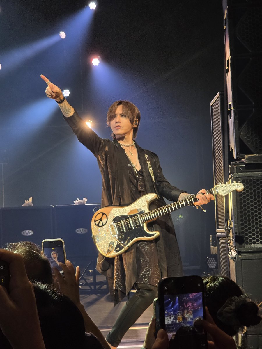 gothicmasterxxx's tweet photo. 盛岡お疲れ様でした✨
他の所のレポせずに盛岡だけ先に急にあげちゃう☺️のは、久々のスレシで嬉しかったので写真だけ先に！
席交換して下さったJスレのお姉様にマヂ感謝！！やっぱスレシは良いわ💕
 
#LUNAPIC
 #LUNASEA
 #盛岡公演 https://t.co/GWYT5LAqp5