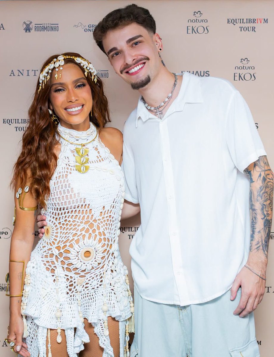 funknitter's tweet photo. o melhor dia da minha vida, eu te amo @Anitta 🤍 https://t.co/lW2Zzo5rAx