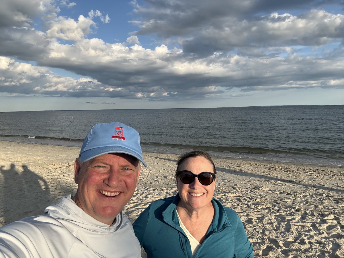 TimMurray_MA's tweet photo. A beautiful beach day ! We were the last to leave ! #buzzardsbay #southcoast https://t.co/dJMCsVUFkE
