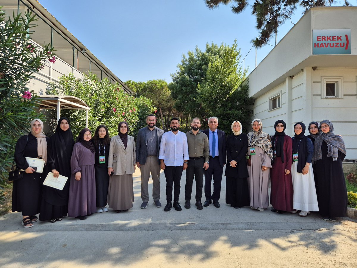 nurciftci02's tweet photo. 🇹🇷 Türkiye’de alanında bir ilk: Dil Köyü

@ibnhalduni ve @tugvaTR iş birliğiyle hayata geçirilen Dil Köyü’nde iki haftalık yoğun ve unutulmaz bir süreci tamamladık.

Bu vizyoner projenin parçası olmaktan büyük mutluluk duyuyorum. ✨💯 https://t.co/GFZRIpanZ2