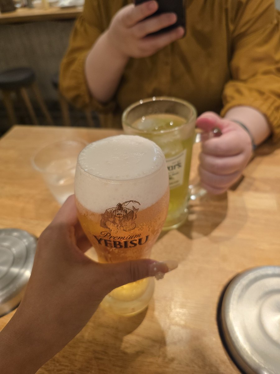 aktk_mk's tweet photo. お盆休み後半飲み歩いて楽しかったー！！明日からまた１週間頑張ろ◎ https://t.co/it7P4eo2hf