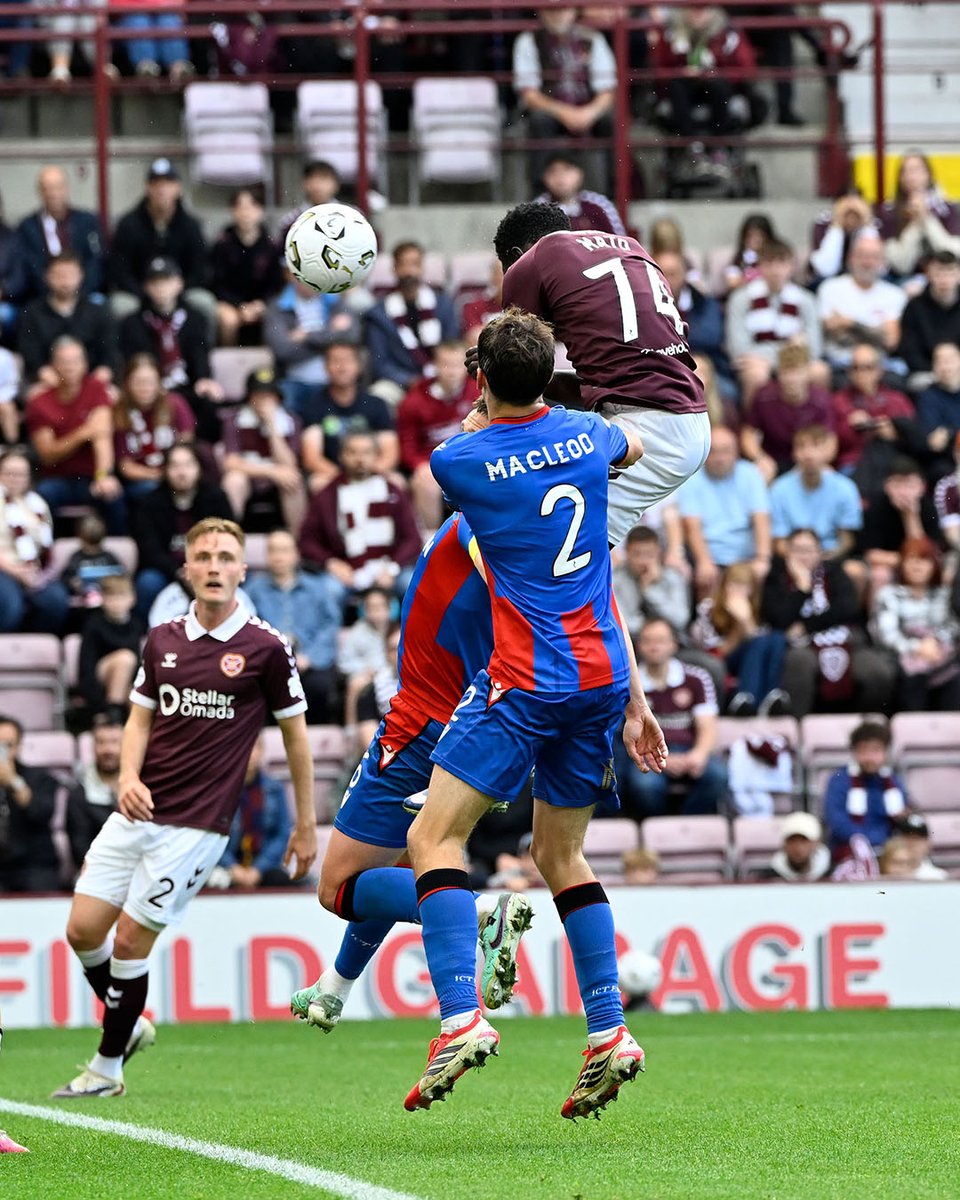 JamTarts's tweet photo. A first in maroon for Rogers 👏 https://t.co/ahqhN9HTyX