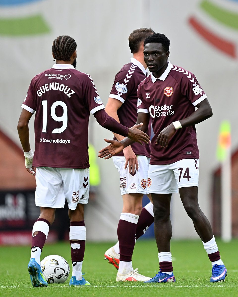 JamTarts's tweet photo. A first in maroon for Rogers 👏 https://t.co/ahqhN9HTyX