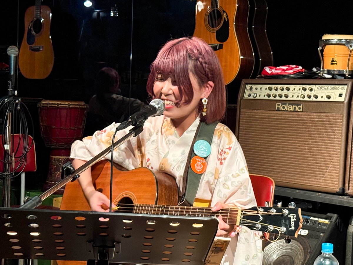 kotonichi's tweet photo. #やまだのぞみ #HAPPYLAURA #PoppingHappyFriday

2026年8月14日三宮HAPPY LAURAでのやまだのぞみちゃんマンスリー企画「Popping! Happy Friday!」😆
せっかく今年唯一の浴衣ライブ👘だということで写真をもう少し😄

歌っている時、MCしてる時もいろんな表情を見せてくれます😊

@non_utau_ovo https://t.co/k3TXbipqvv