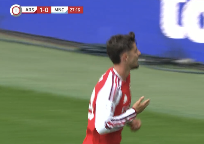 centregoals's tweet photo. 🚨🚨| GOAL: Kai Havertz makes it two for Arsenal, and the Gunners are running away with it! Donnarumma cannot claw it out of his net.

Arsenal 2-0 Manchester City https://t.co/epAxmag8RB