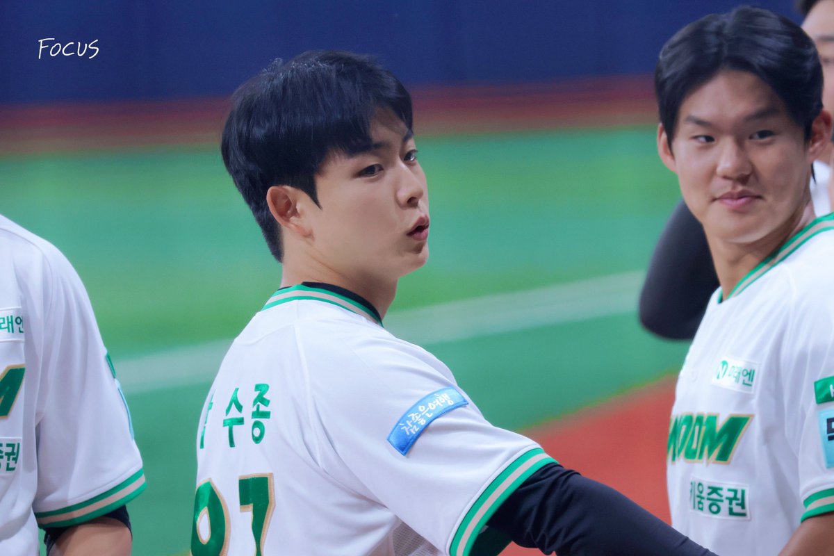 _focus14's tweet photo. (빼꼼-)

#박수종 #키움히어로즈 https://t.co/nFB4n3HDTe