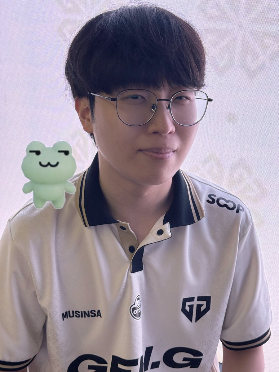 Ging3r_ow's tweet photo. 으심되 #kiin https://t.co/1v04SI0kLA