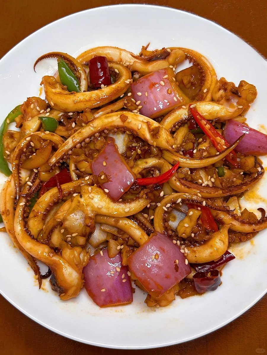 Ash22228637's tweet photo. Craving warm and crispy street fried squid with spicy cumin sauce  The perfect on-the-go snack for a crisp autumn afternoon!， https://t.co/nNTUepvucT