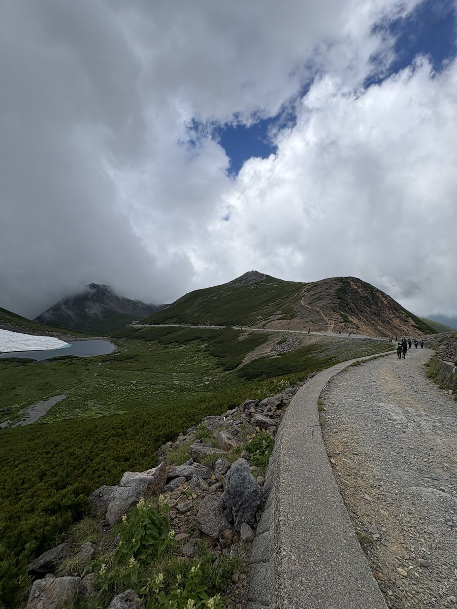 xyy_a7's tweet photo. 友達いないから1人で登山してます https://t.co/MLnwOwN3RU