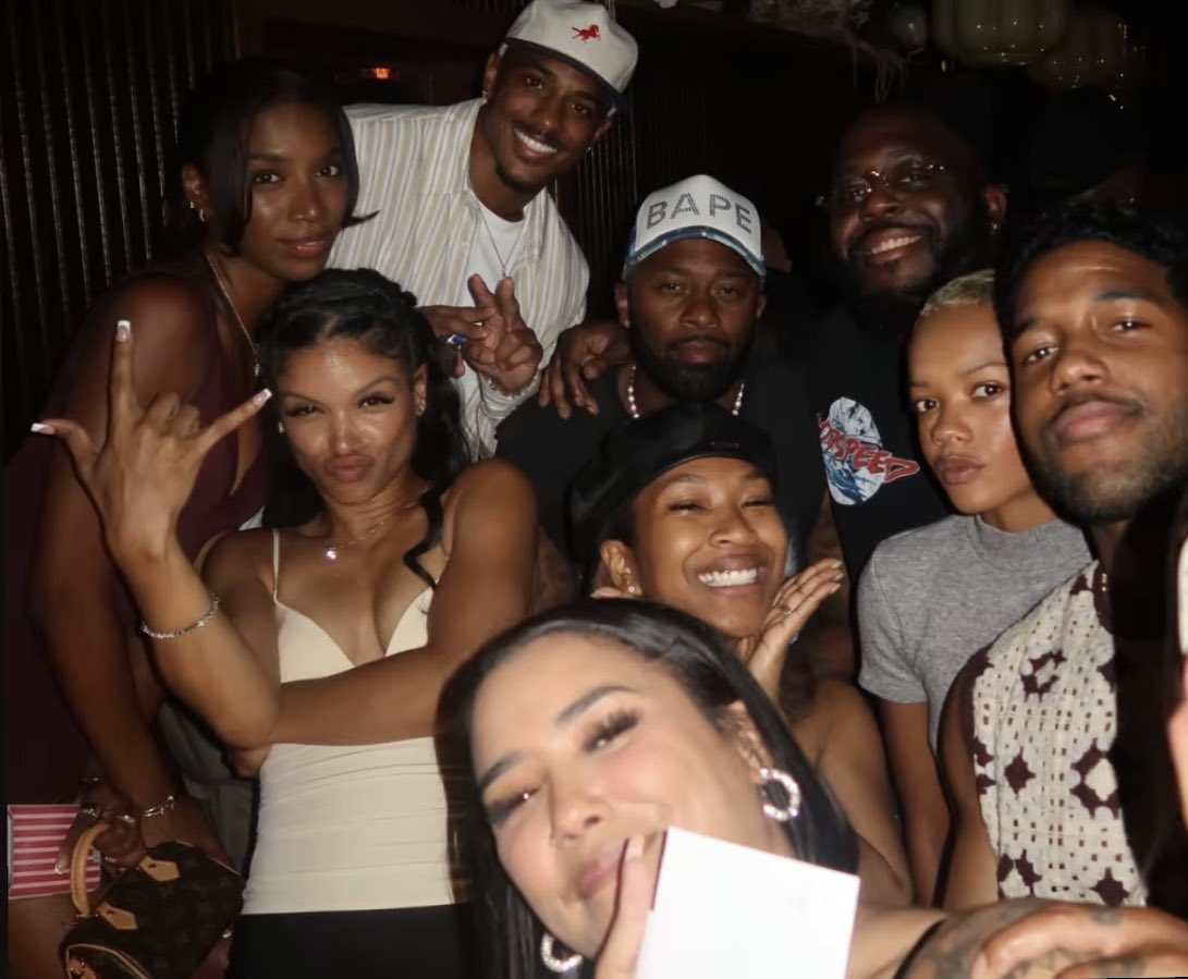 KTPFANDOM's tweet photo. Keith Powers and friends https://t.co/MWokLkkoZ2