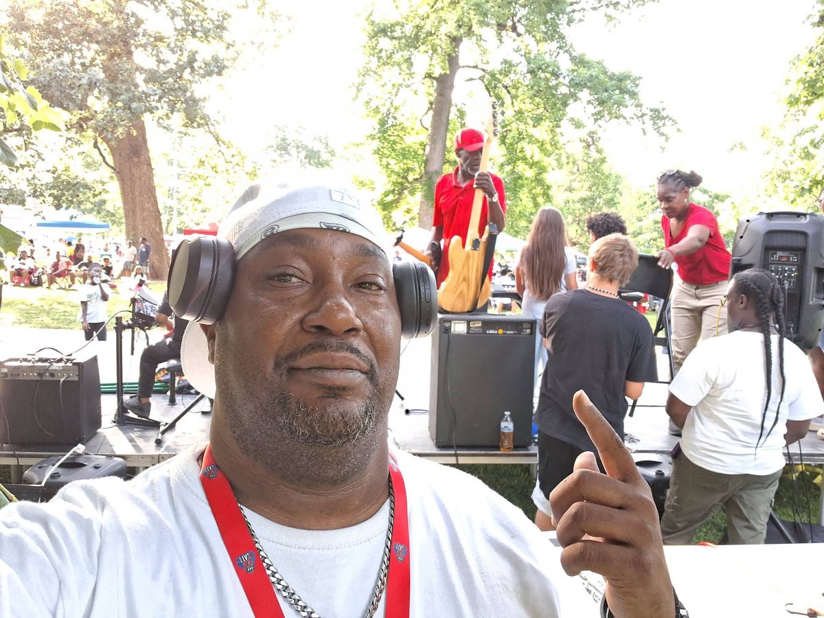 Live100WURM's tweet photo. https://t.co/keKRewh5Li 
Got music? If you’re looking for an electrifying DJ or charismatic host for your club, party, or event, we’ve got you covered! Contact us today by emailing live100wurm@gmail.com or calling our office at 812.773.3071 to make your next event extraordinary! https://t.co/9WG4201PzG