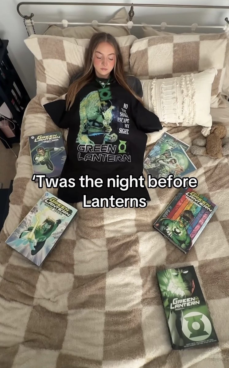LanternUpdates's tweet photo. Hope everyone slept like this last night https://t.co/MYDmMOOfVL