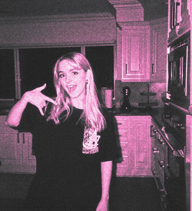 webbedrots's tweet photo. ⠀⠀
⠀⠀your camera roll if gwen was your girflriend.
⠀⠀ https://t.co/EHiTeB0zE7