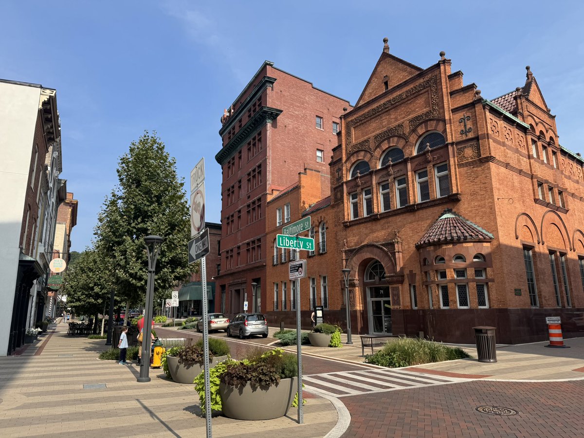 SS_DCTransit's tweet photo. The urbanism of Cumberland, MD. For those who have never been, this town is worth a visit! https://t.co/GuWxLpopI7