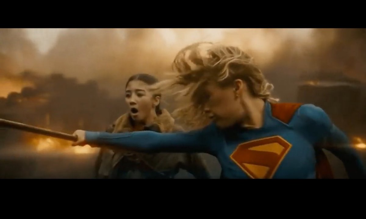 idontseenocapes's tweet photo. @AdriCaporusso This is how supergirl looks btw https://t.co/HLCq5Rwpuq