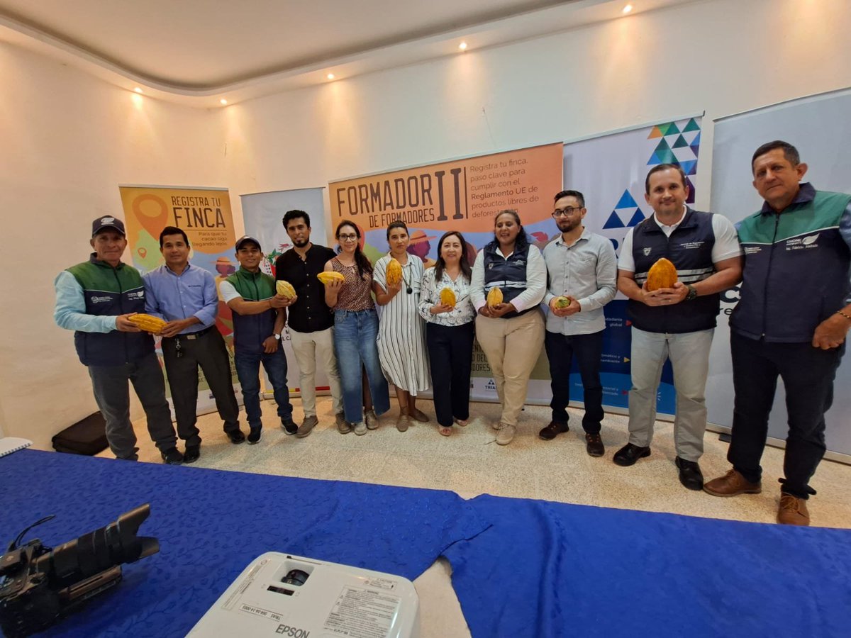 AgrocalidadEC's tweet photo. 🌱 | #AgrocalidadCapacita

En #Manabí participamos en el foro sobre la aplicación del Reglamento EUDR, trazabilidad y uso del sistema GUIA en la cadena de valor del cacao. 

Fortalecemos conocimiento y capacidades para una gestión eficiente.

#ProtegemosElAgroEcuatoriano 💪 https://t.co/QFoG2Mz50F