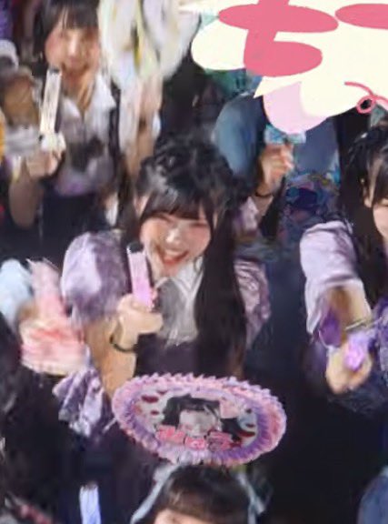 __mew_li's tweet photo. オタクしてるみゅうかわいすぎ🤦‍♀️ https://t.co/YDSrjq0BAn