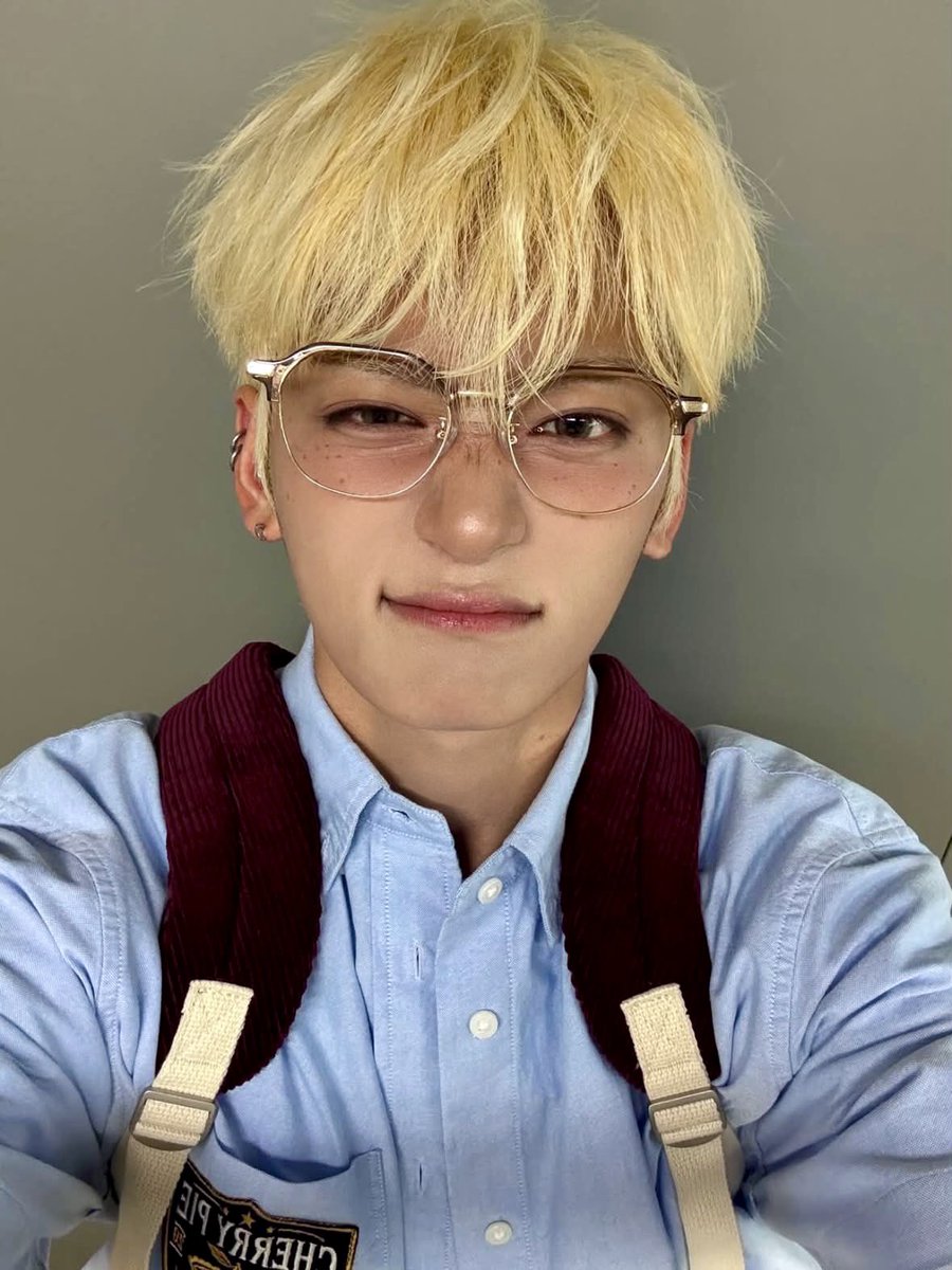 WHIB_ON's tweet photo. 체리파이 고생해써~🥧

#WHIB #휘브 #JAEHA #재하 https://t.co/CiUr6ruYFY