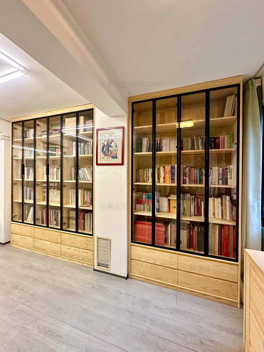 AmnaAuto's tweet photo. Tidied my dusty bookshelf this weekend! Donated 12 old novels u0026 kept only the ones I actually read. Clutter-free = calmer mind ， https://t.co/Q0UwvyWitl