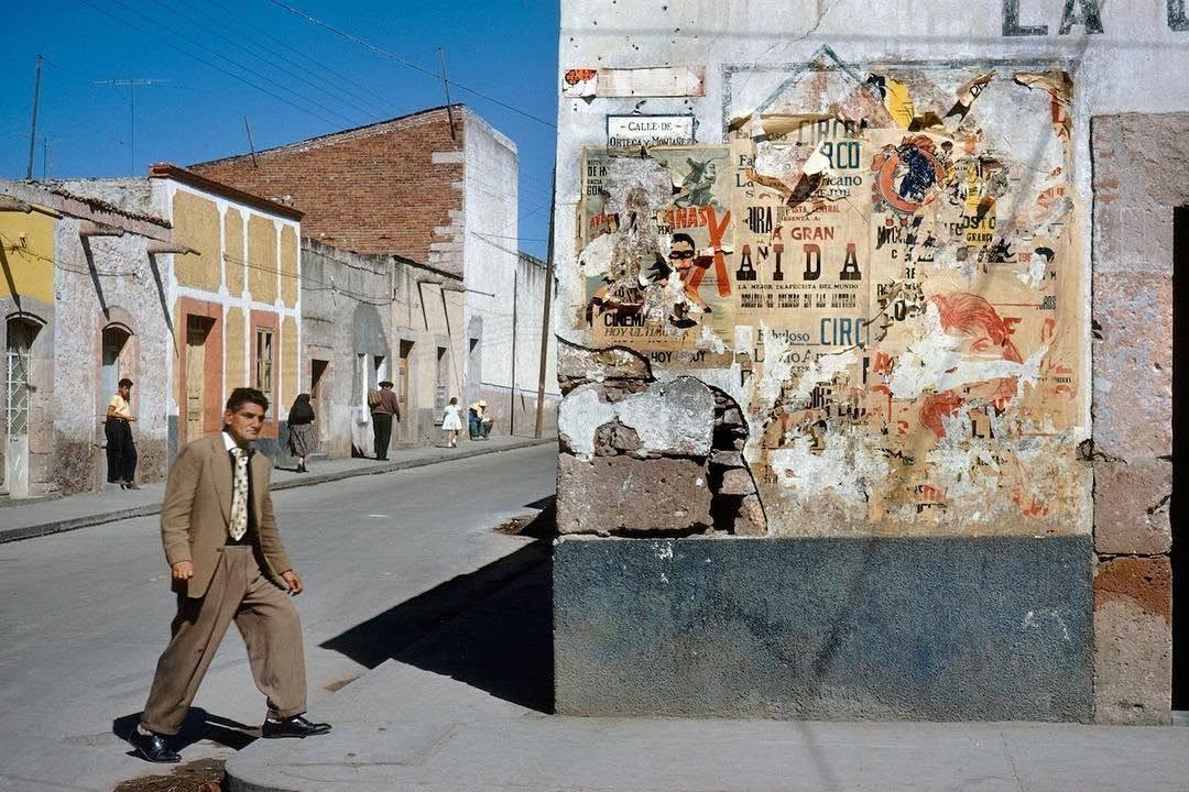 annamo_ana's tweet photo. Fred Herzog, Mexico City, 1963. https://t.co/CgO25sDh5T