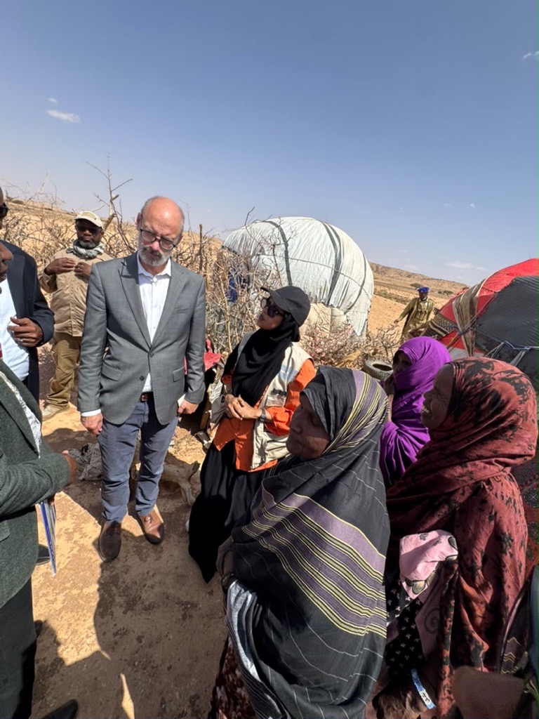 OCHASom's tweet photo. Sool is one of the regions hardest hit by severe #drought

Visiting Laas Caanood today @GConway_UN met families in dire need due to

➡️Displacement
➡️Water&amp;food scarcity
➡️Limited health services
➡️Scant shelter&amp;protection
➡️Limited support

Assistance must be urgently stepped up https://t.co/pq7d1mOYDj